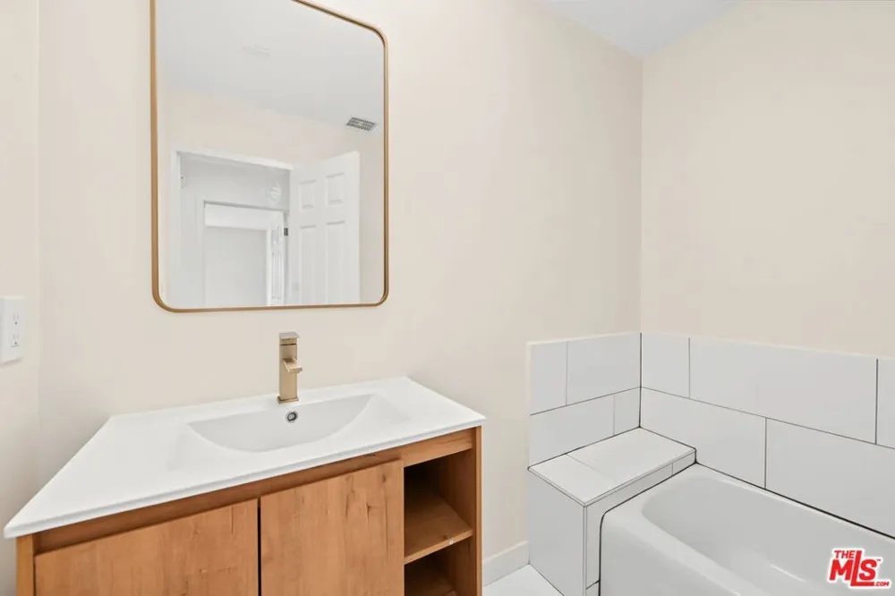 1831 Prosser Avenue #208 Los Angeles, CA 90025