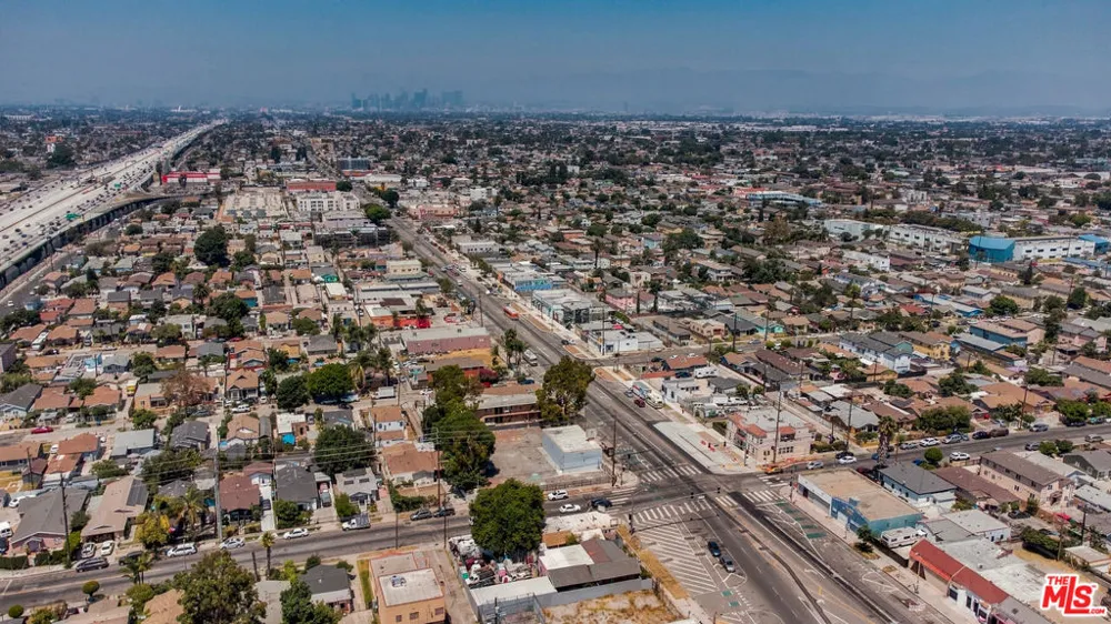 9145 S Broadway Los Angeles, CA 90003