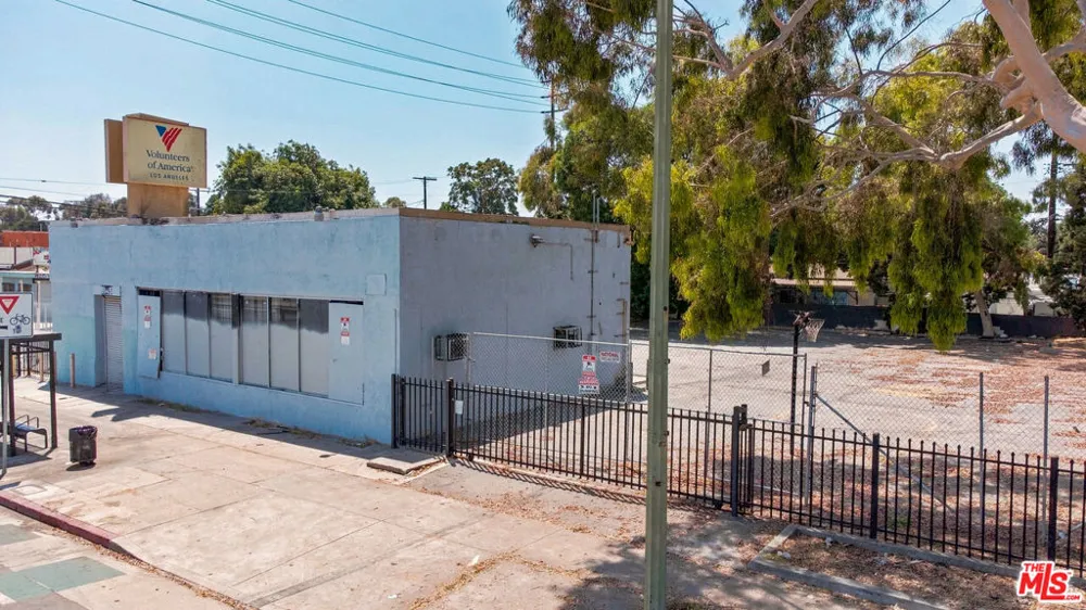 9145 S Broadway Los Angeles, CA 90003