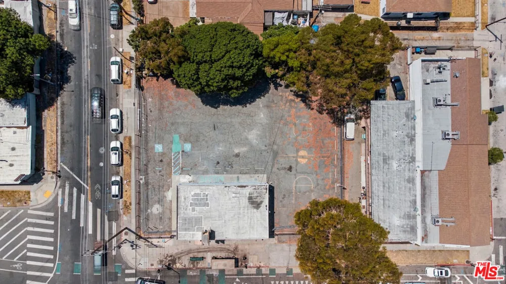 9145 S Broadway Los Angeles, CA 90003