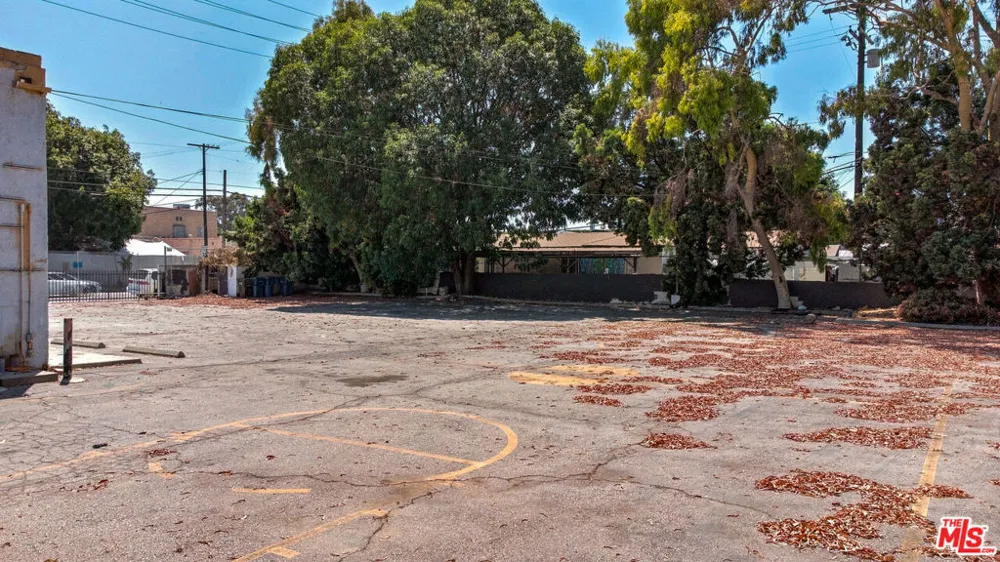 9145 S Broadway Los Angeles, CA 90003