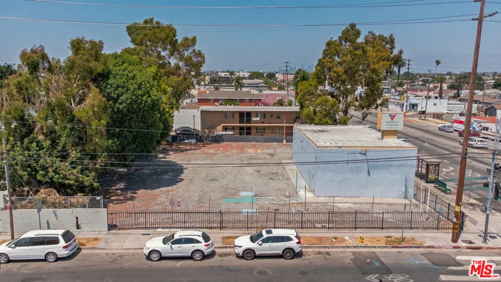 9145 S Broadway Los Angeles, CA 90003