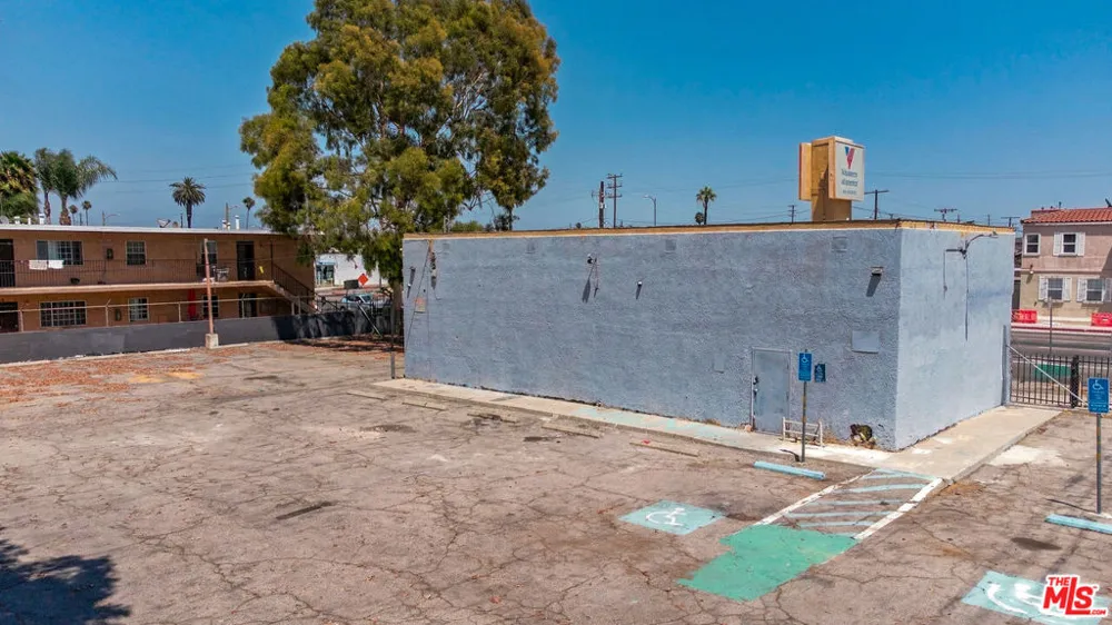 9145 S Broadway Los Angeles, CA 90003