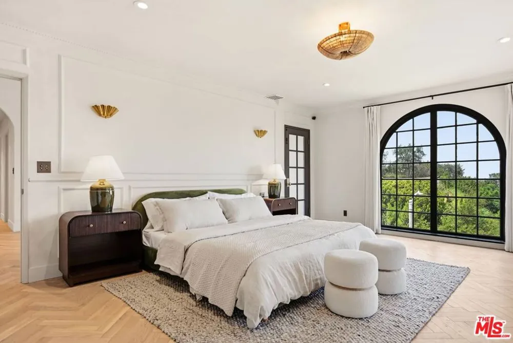 8244 Skyline Drive Los Angeles, CA 90046