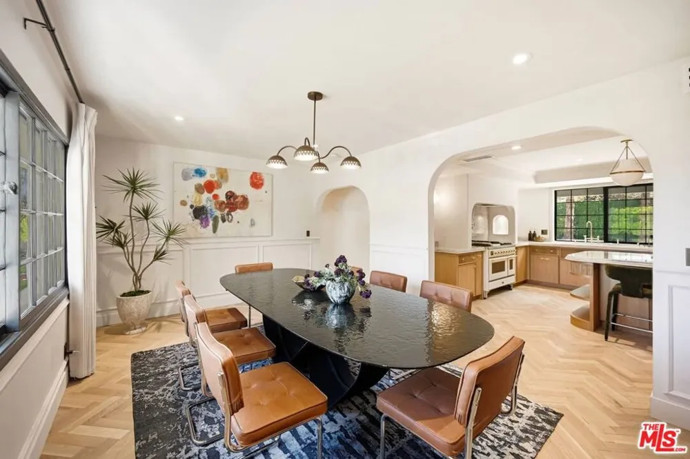 8244 Skyline Drive Los Angeles, CA 90046
