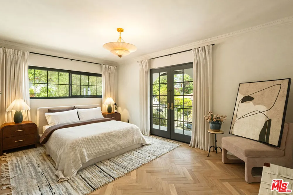 8244 Skyline Drive Los Angeles, CA 90046