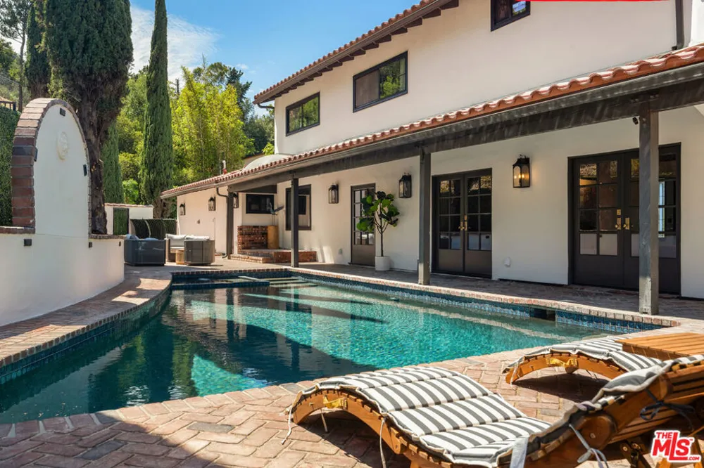 8244 Skyline Drive Los Angeles, CA 90046
