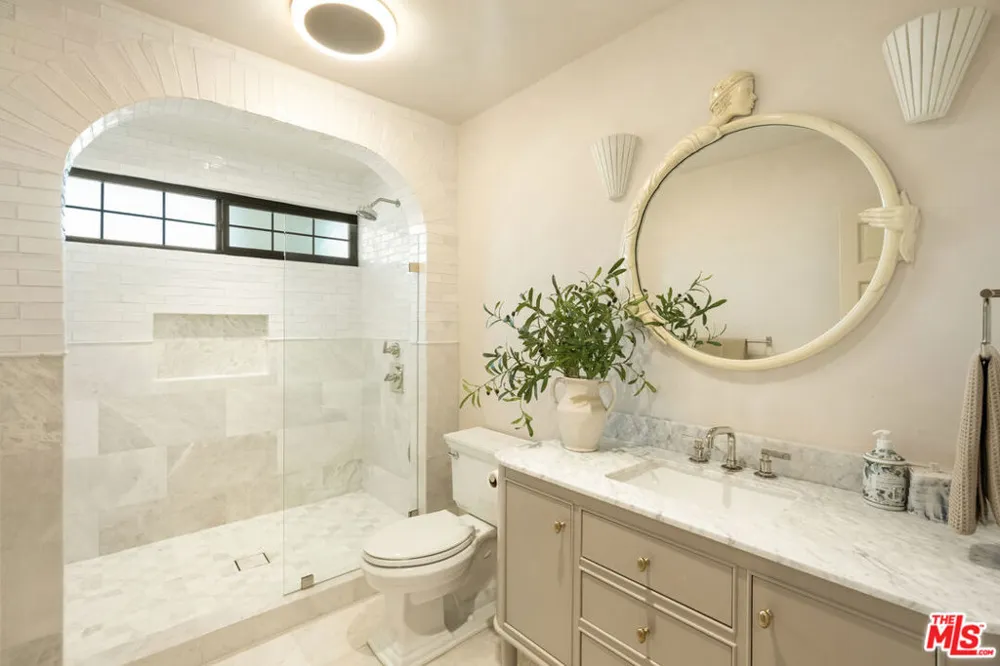 8244 Skyline Drive Los Angeles, CA 90046