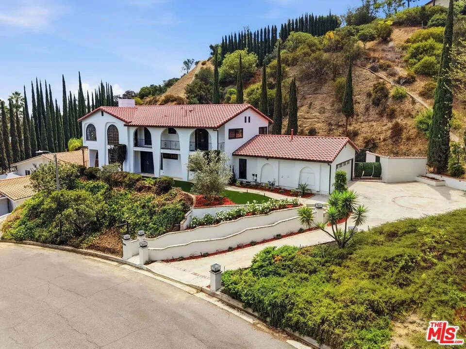 8244 Skyline Drive Los Angeles, CA 90046