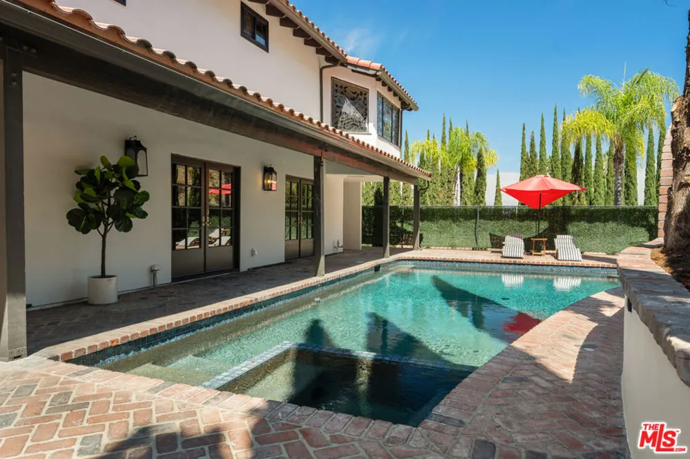 8244 Skyline Drive Los Angeles, CA 90046