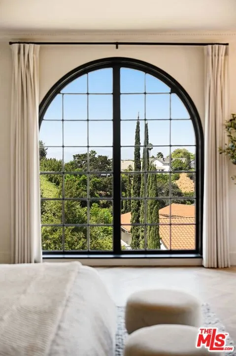 8244 Skyline Drive Los Angeles, CA 90046