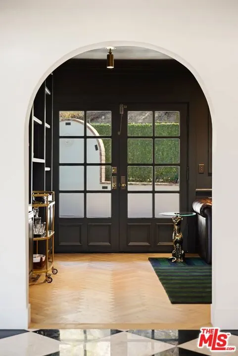 8244 Skyline Drive Los Angeles, CA 90046
