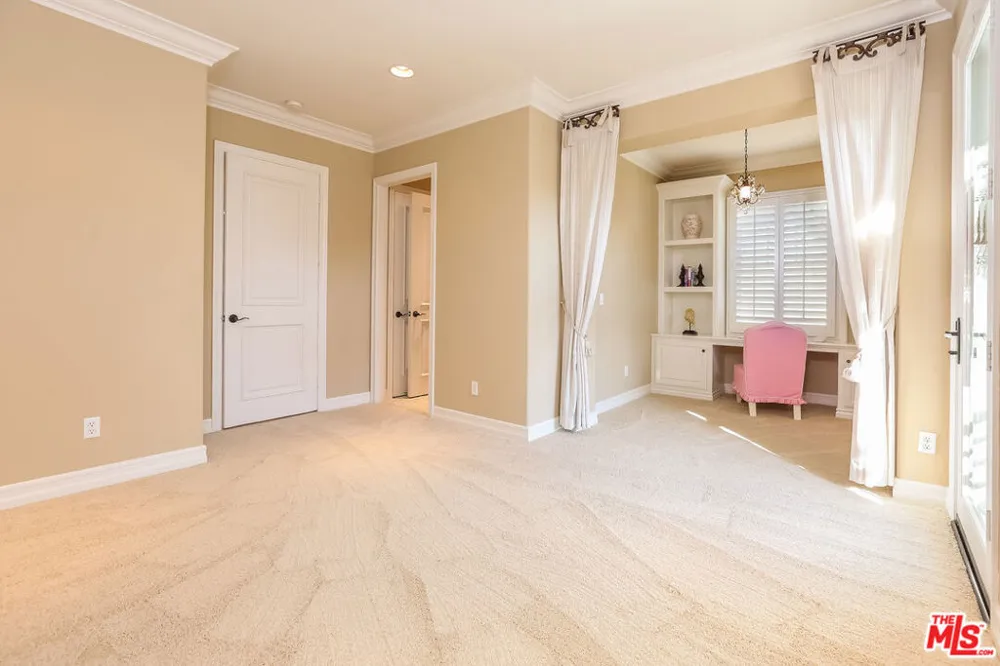 7391 Coastal View Drive Los Angeles, CA 90045