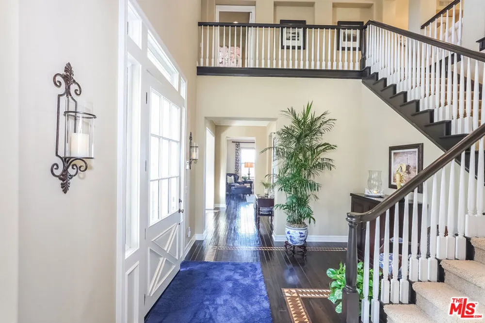 7391 Coastal View Drive Los Angeles, CA 90045