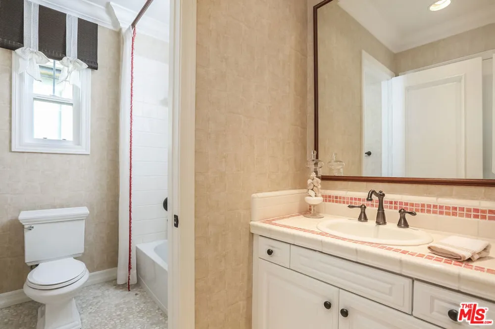 7391 Coastal View Drive Los Angeles, CA 90045