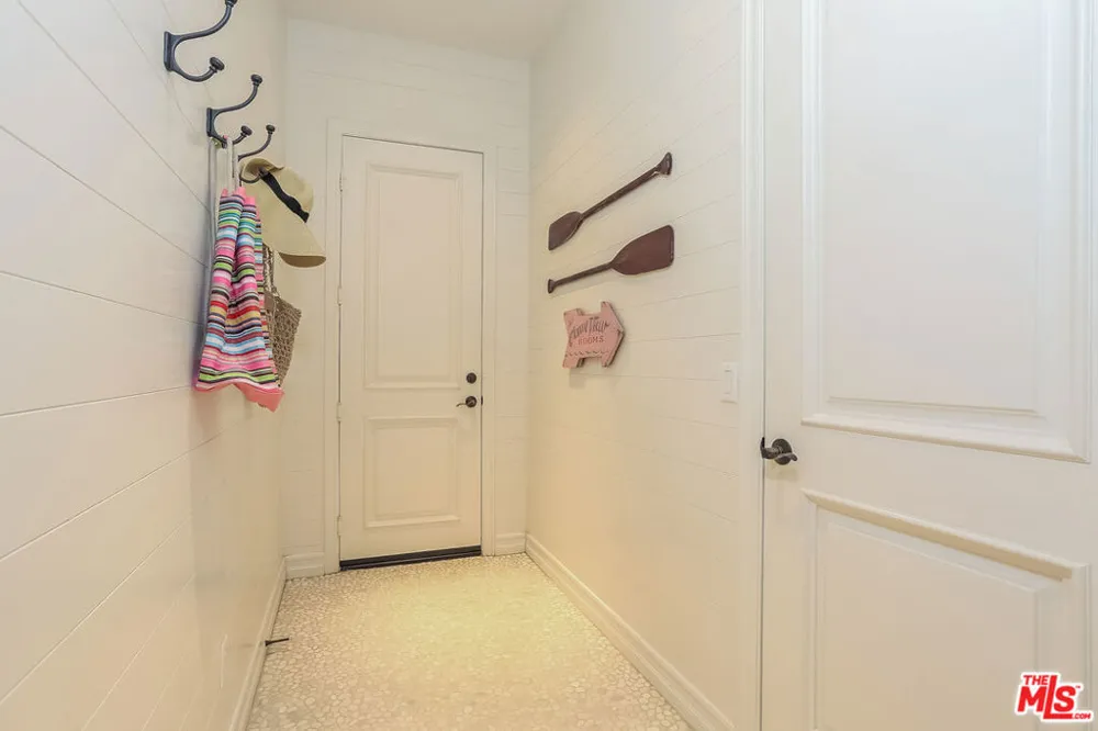 7391 Coastal View Drive Los Angeles, CA 90045