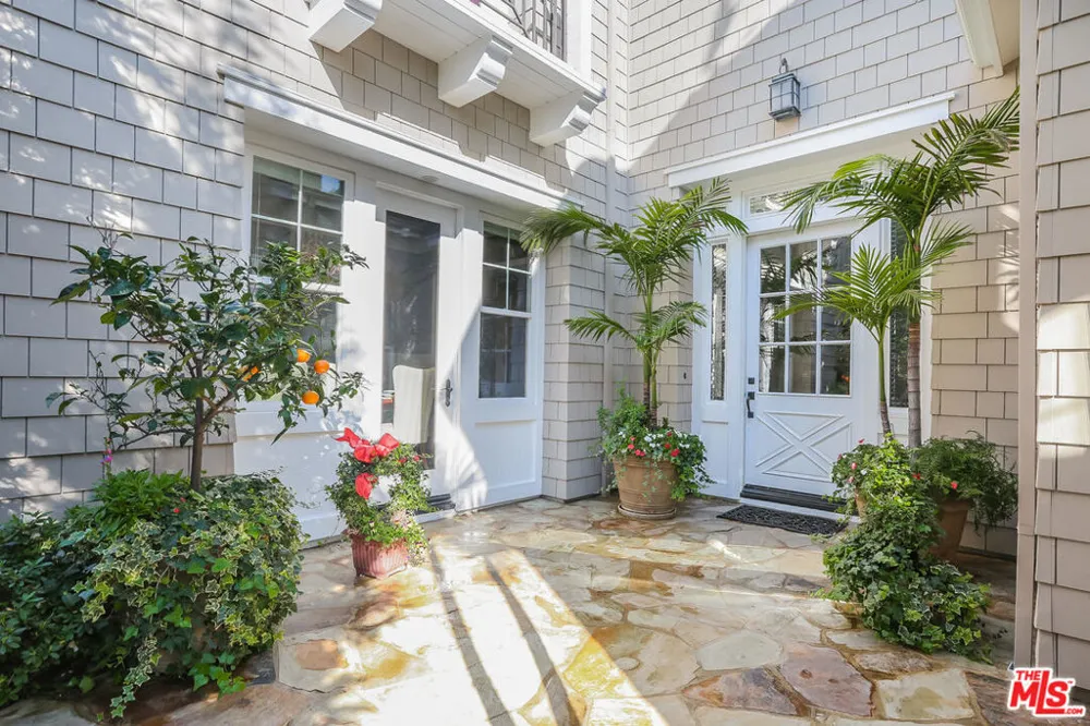 7391 Coastal View Drive Los Angeles, CA 90045