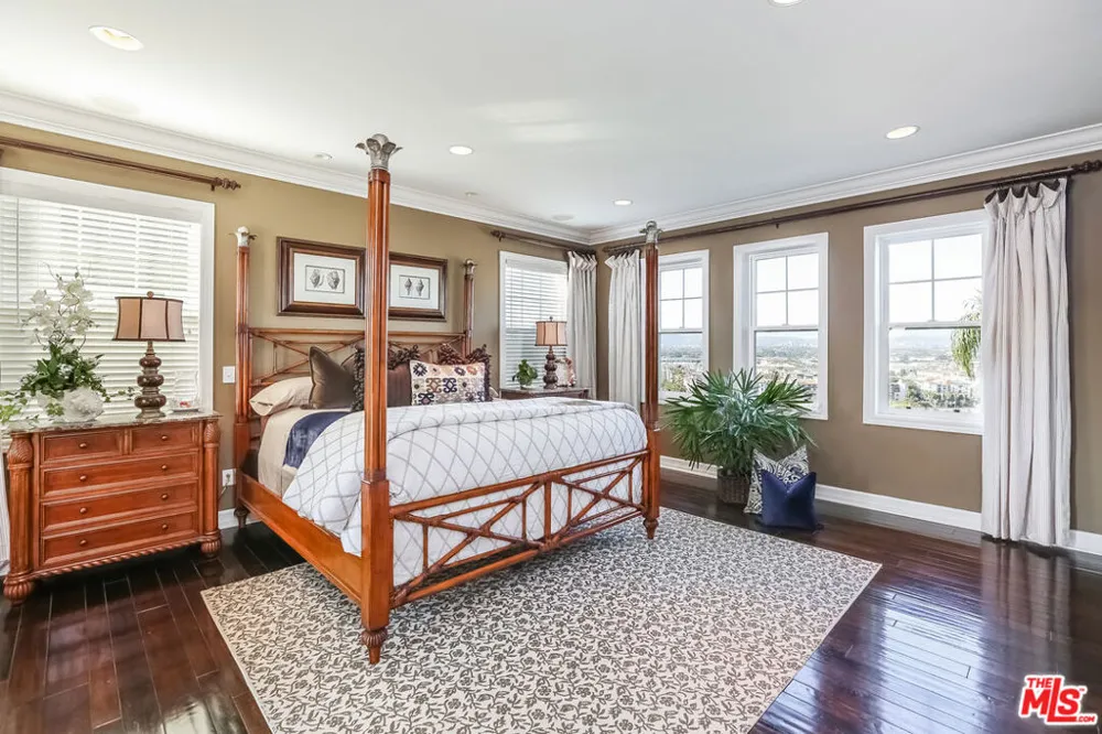 7391 Coastal View Drive Los Angeles, CA 90045