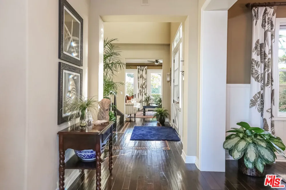 7391 Coastal View Drive Los Angeles, CA 90045