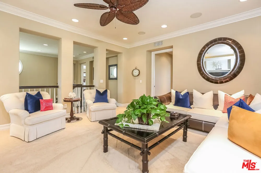 7391 Coastal View Drive Los Angeles, CA 90045