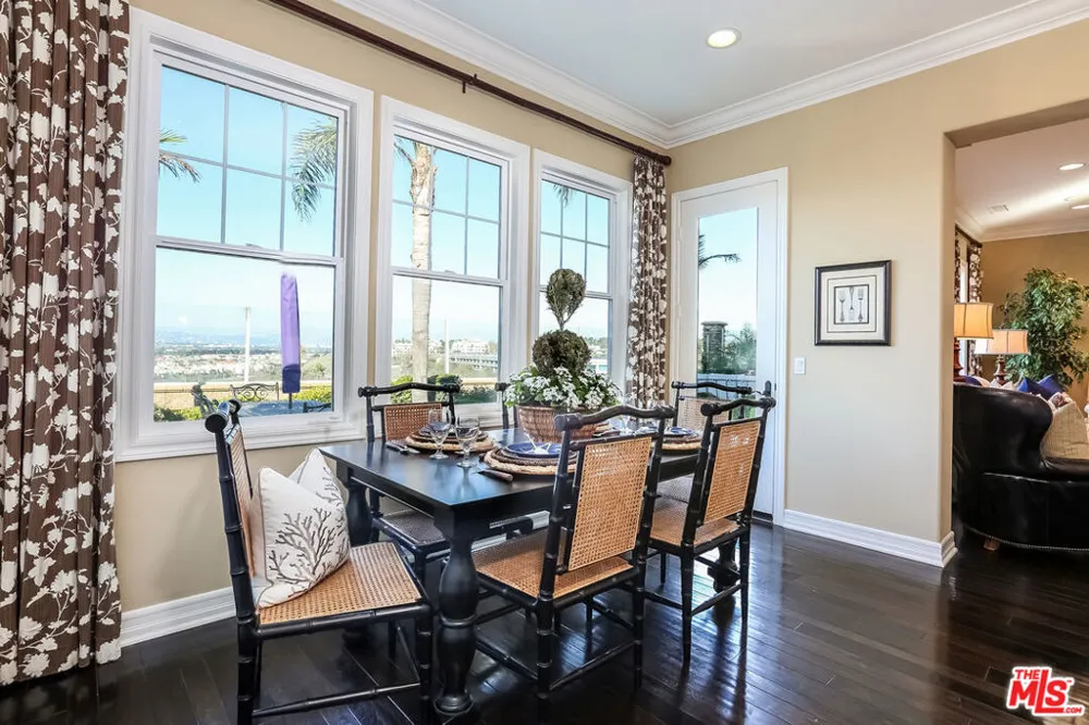 7391 Coastal View Drive Los Angeles, CA 90045