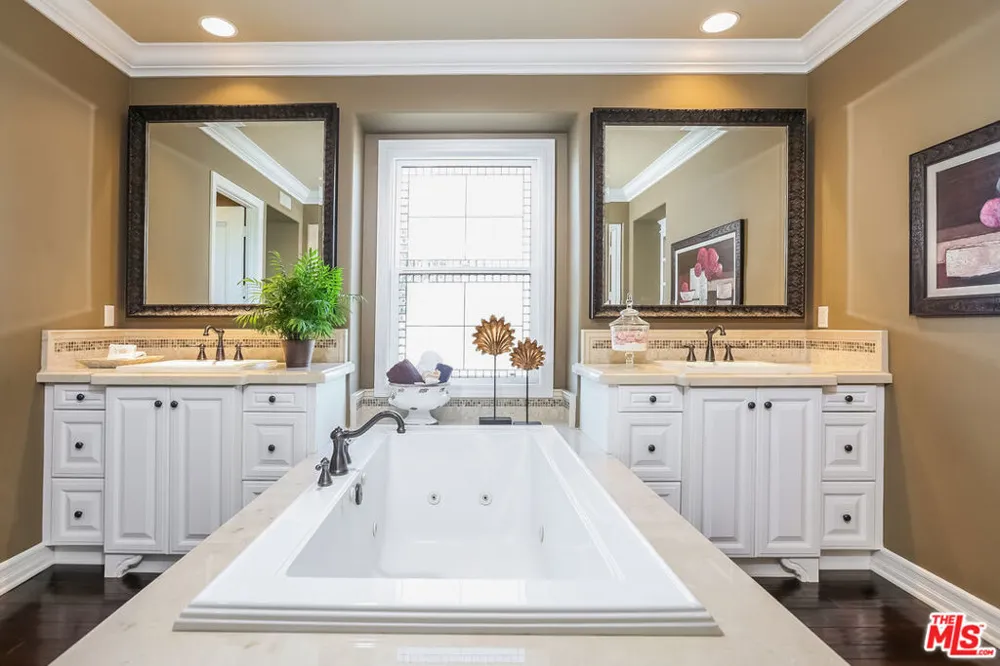 7391 Coastal View Drive Los Angeles, CA 90045