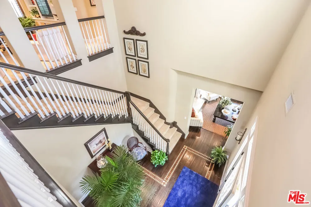 7391 Coastal View Drive Los Angeles, CA 90045