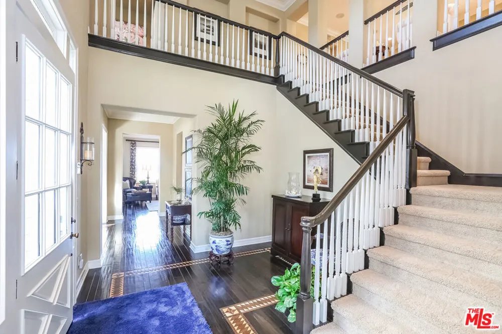 7391 Coastal View Drive Los Angeles, CA 90045