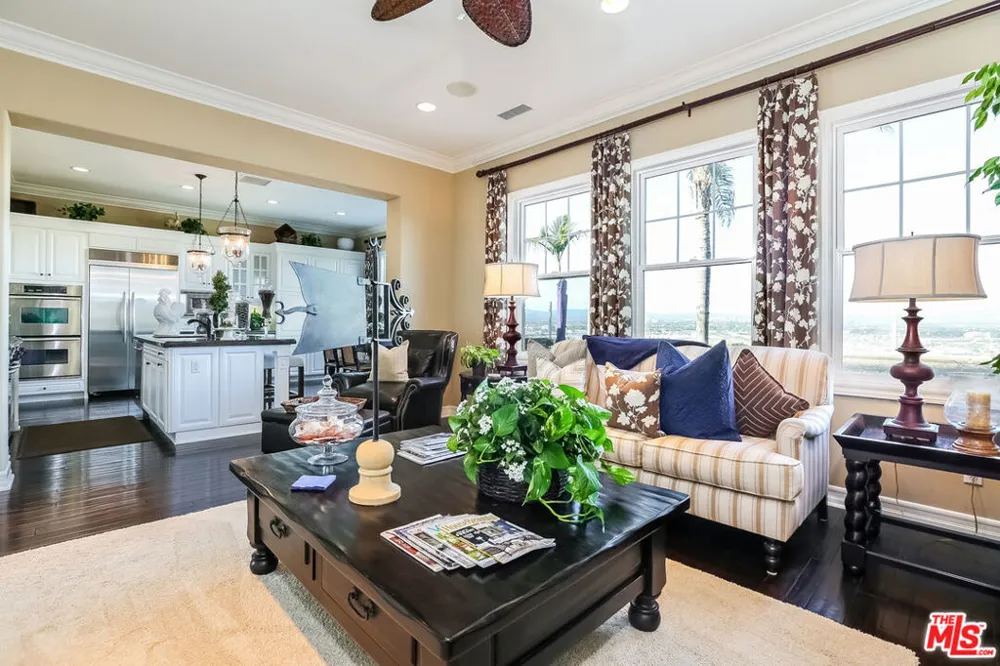 7391 Coastal View Drive Los Angeles, CA 90045