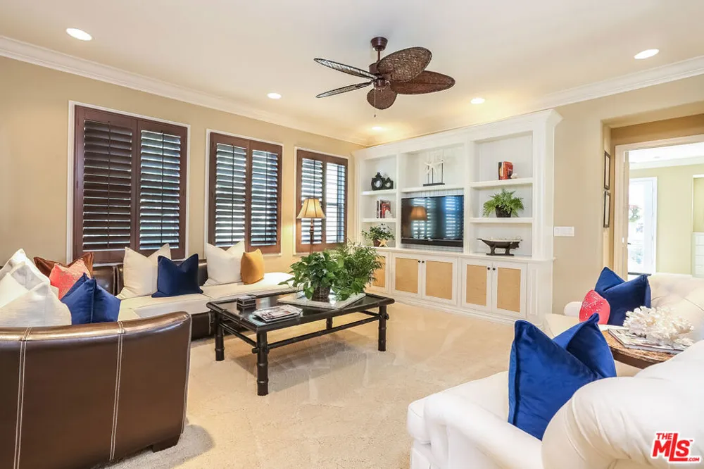 7391 Coastal View Drive Los Angeles, CA 90045