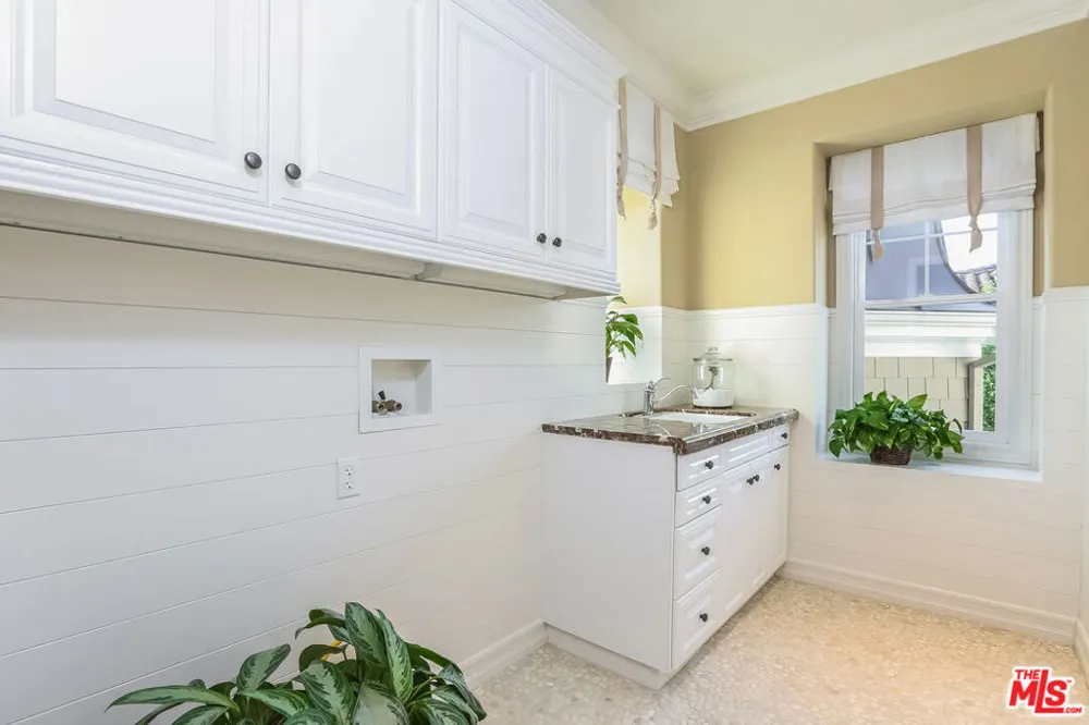 7391 Coastal View Drive Los Angeles, CA 90045