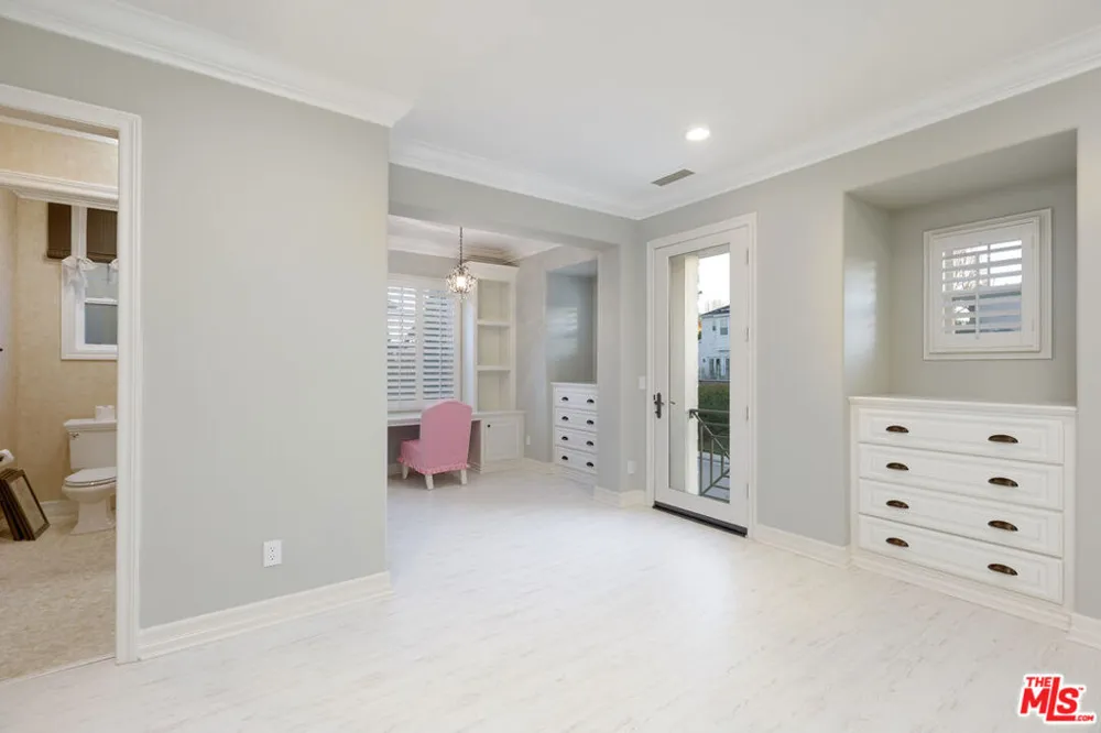 7391 Coastal View Drive Los Angeles, CA 90045