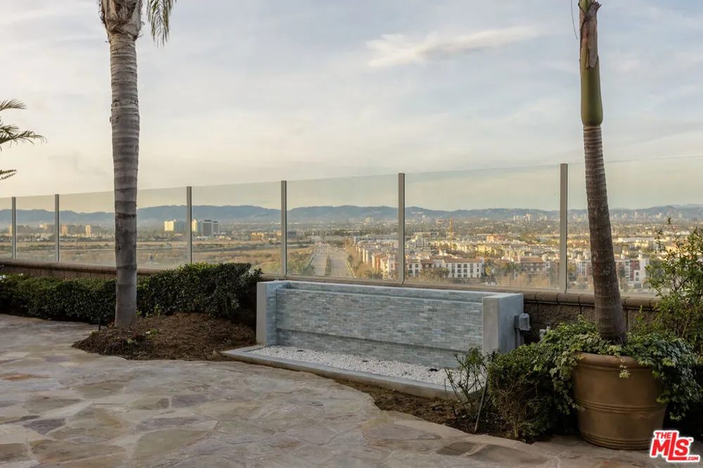 7391 Coastal View Drive Los Angeles, CA 90045