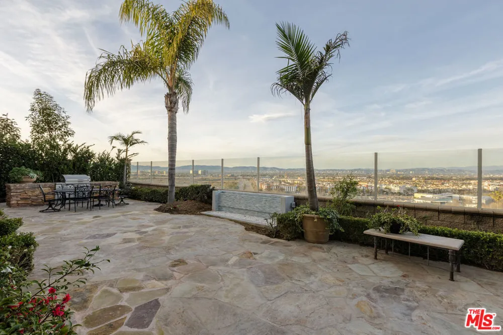 7391 Coastal View Drive Los Angeles, CA 90045