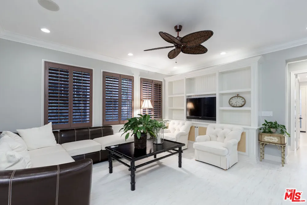 7391 Coastal View Drive Los Angeles, CA 90045