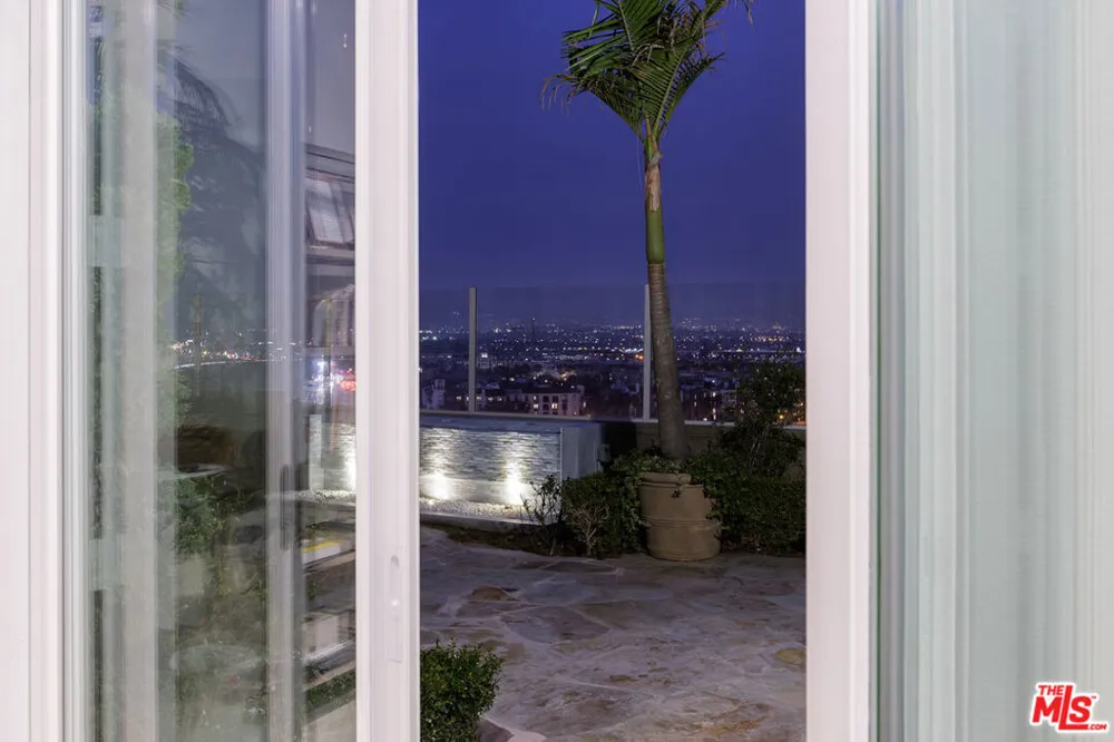 7391 Coastal View Drive Los Angeles, CA 90045