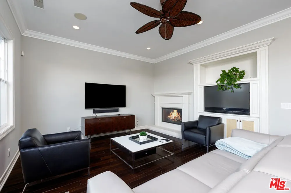 7391 Coastal View Drive Los Angeles, CA 90045