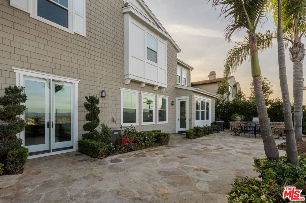 7391 Coastal View Drive Los Angeles, CA 90045