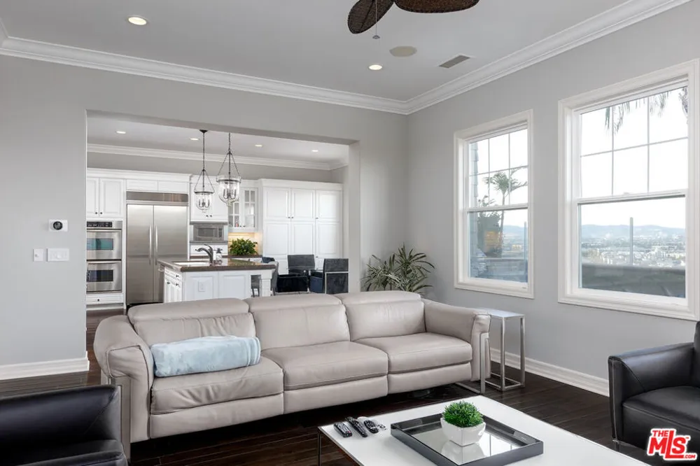 7391 Coastal View Drive Los Angeles, CA 90045