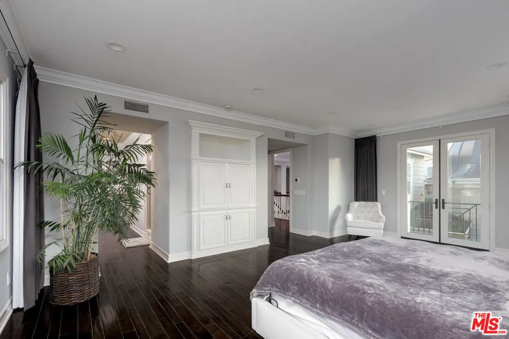 7391 Coastal View Drive Los Angeles, CA 90045