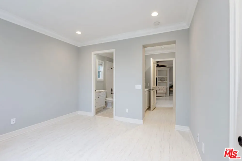 7391 Coastal View Drive Los Angeles, CA 90045