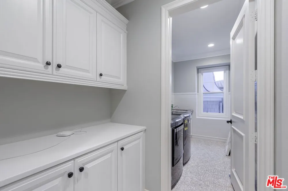 7391 Coastal View Drive Los Angeles, CA 90045