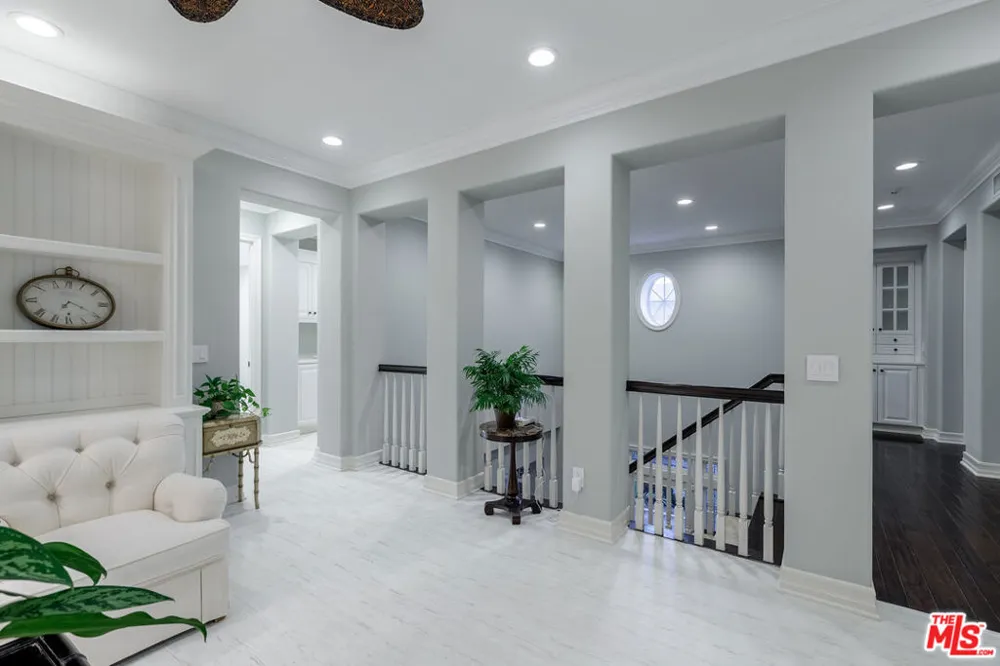 7391 Coastal View Drive Los Angeles, CA 90045