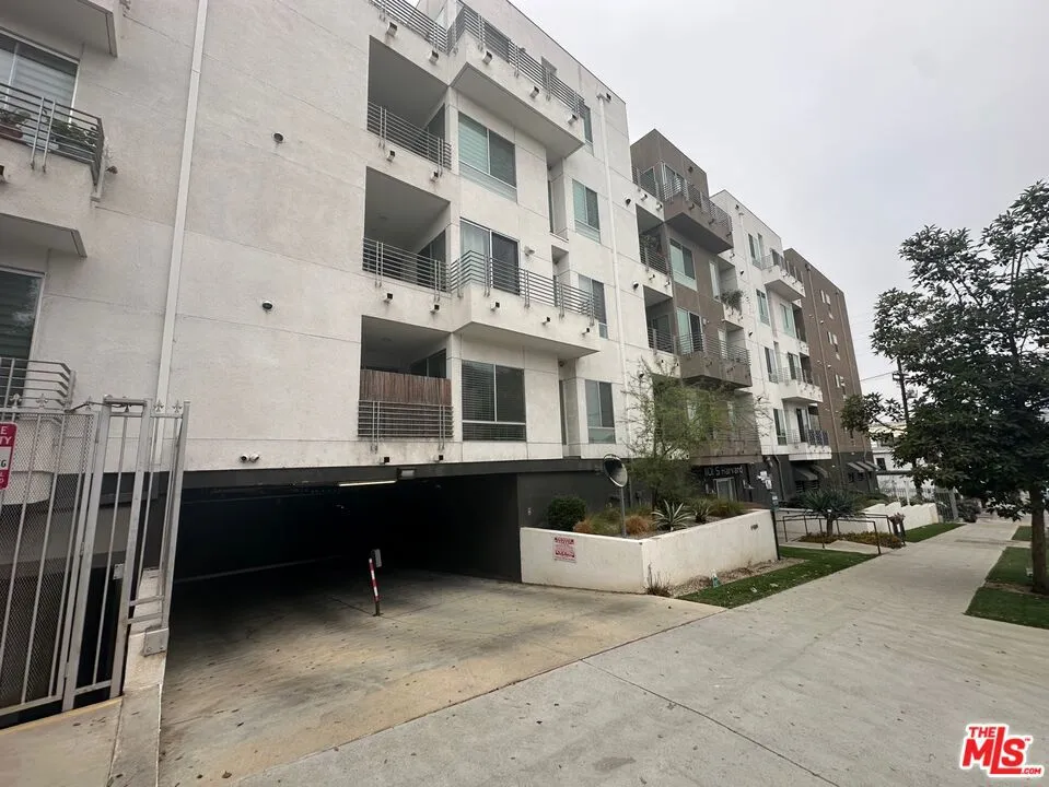 1101 S Harvard Boulevard #202 Los Angeles, CA 90006