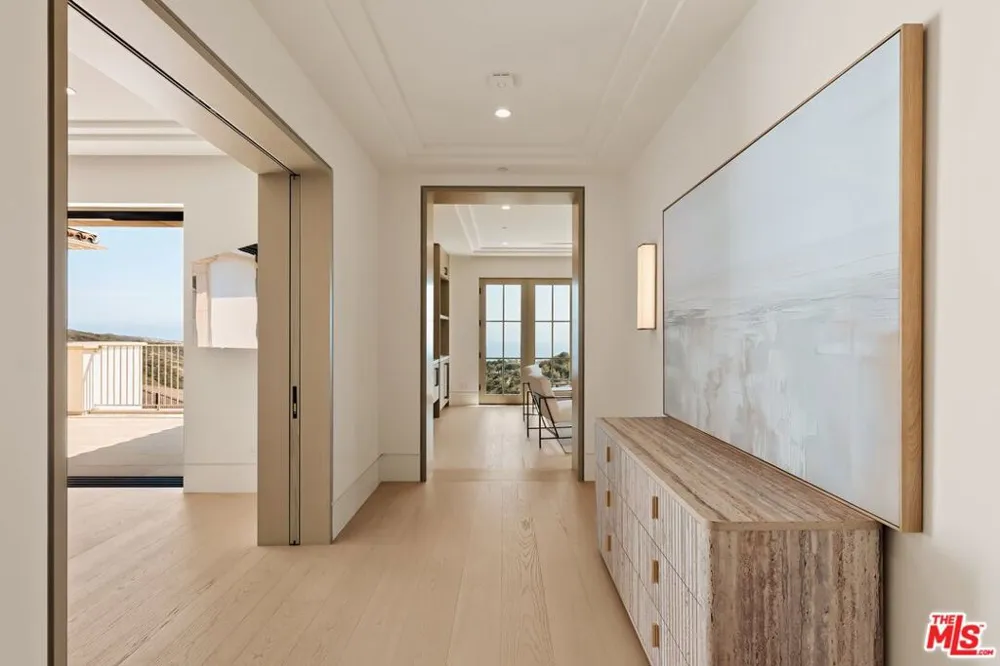 18 Swimmers Point Newport Coast, CA 92657