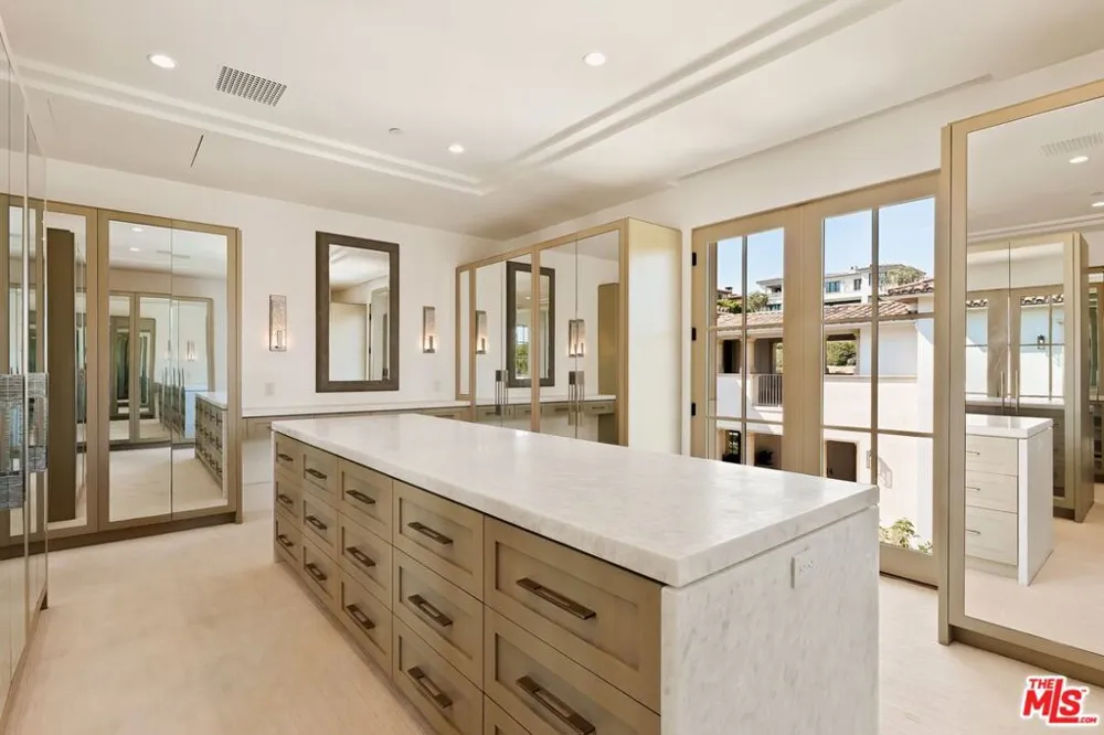 18 Swimmers Point Newport Coast, CA 92657