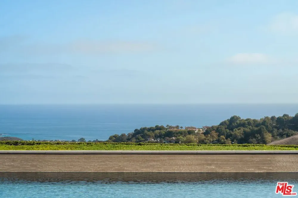 18 Swimmers Point Newport Coast, CA 92657
