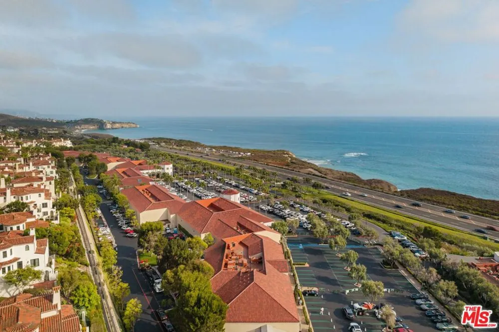 18 Swimmers Point Newport Coast, CA 92657