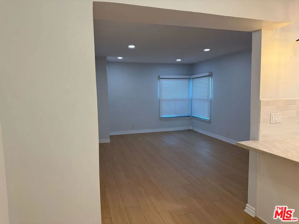 4125 W Toluca Lake Avenue Burbank, CA 91505