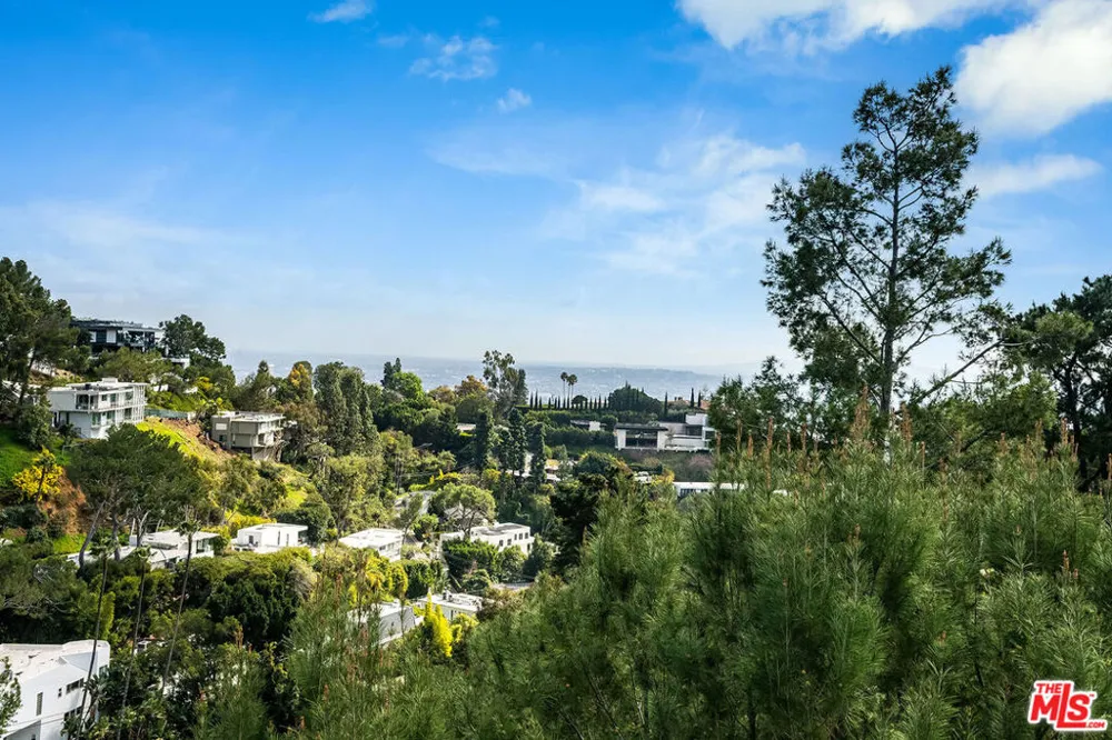 9234 Kinglet Drive Los Angeles, CA 90069